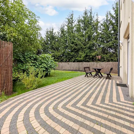 Trawowa Spacious House By Bookinghost *