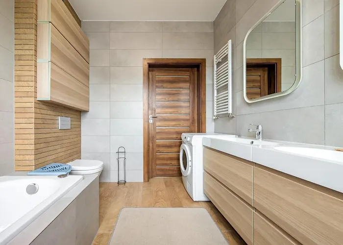 Trawowa Spacious House By Bookinghost