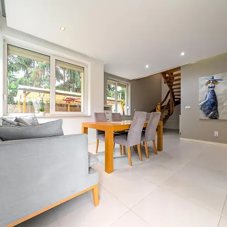 Vila Trawowa Spacious House By Bookinghost Vratislav