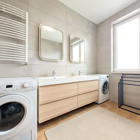 Trawowa Spacious House By Bookinghost *