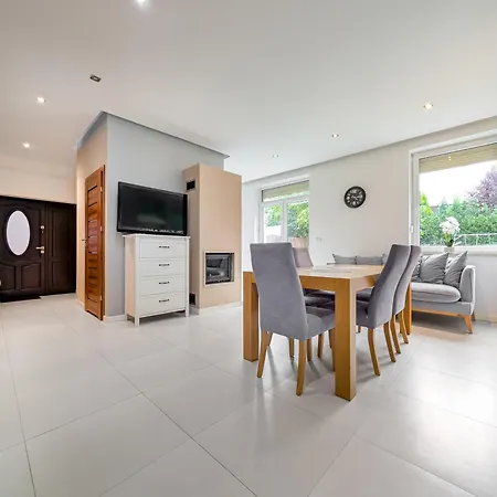 Trawowa Spacious House By Bookinghost