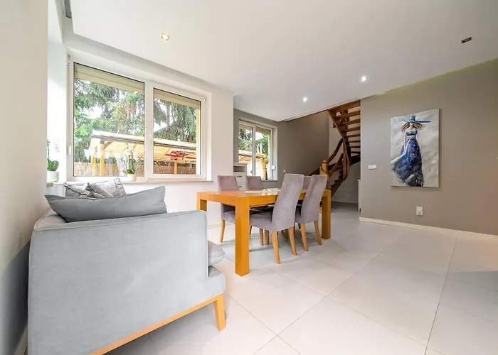 Villa Trawowa Spacious House By Bookinghost Wrocław