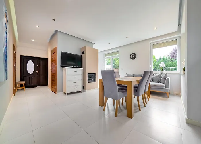 Trawowa Spacious House By Bookinghost